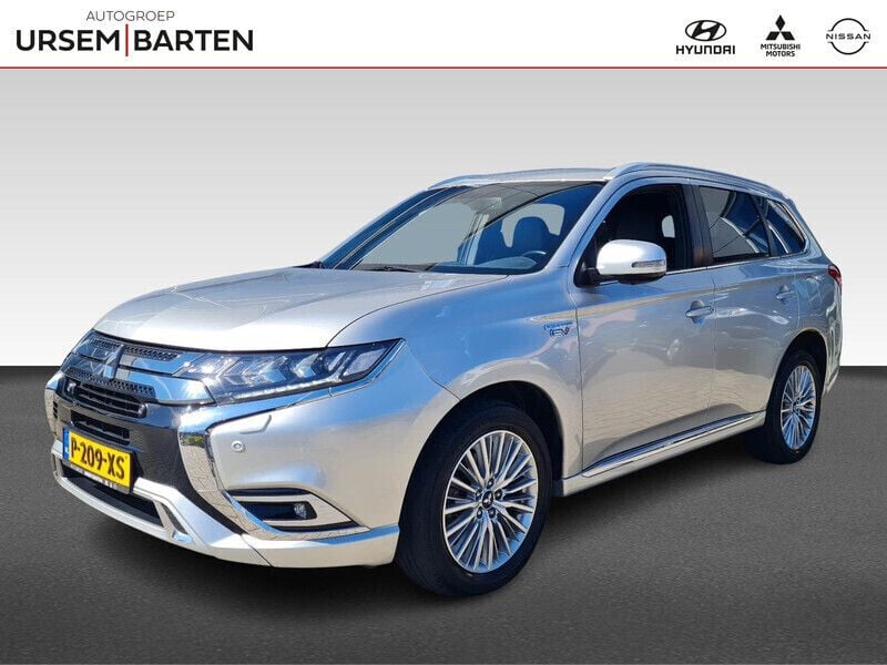 Grijs Gebruikt 2019 Mitsubishi Outlander P-HEV Edition SUV | € 23.930 (Eerlijke prijs) - Afbeelding 1/4