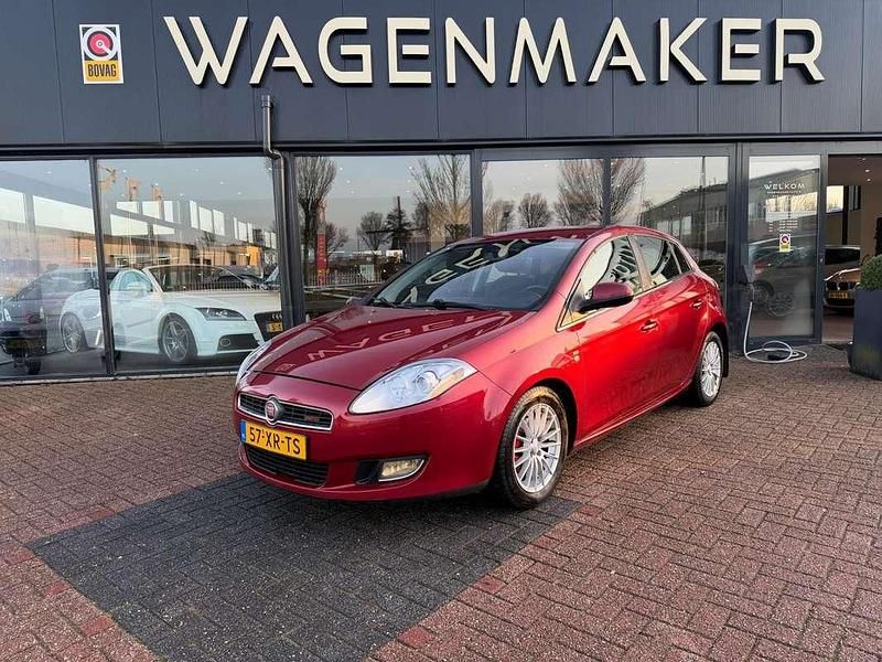 Rood Occasion 2007 Fiat Bravo Sport Hatchback | € 1.950 (Eerlijke prijs) - Afbeelding 1/4