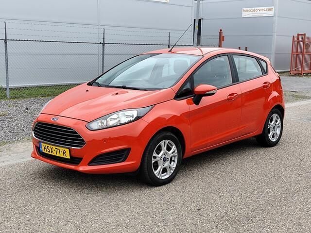 Rood Gebruikt 2014 Ford Fiesta Style Hatchback | € 5.350 (Goede deal) - Afbeelding 1/4
