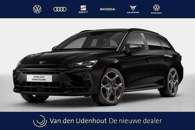 Zwart Nieuw 2025 Cupra Leon VZ Stationwagen | € 50.520 (Super prijs) - Afbeelding 1/4
