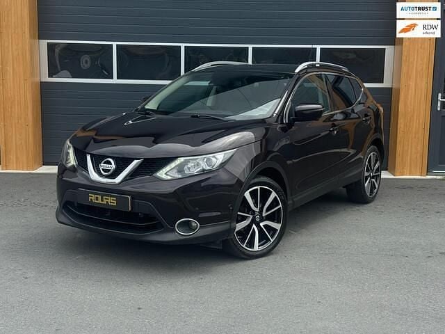 Paars Gebruikt 2014 Nissan Qashqai 360º SUV | € 10.950 (Goede deal) - Afbeelding 1/4