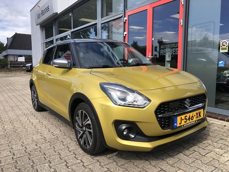 Occasion Suzuki Swift 83 PK (61 kW) 2020 Geel Hatchback