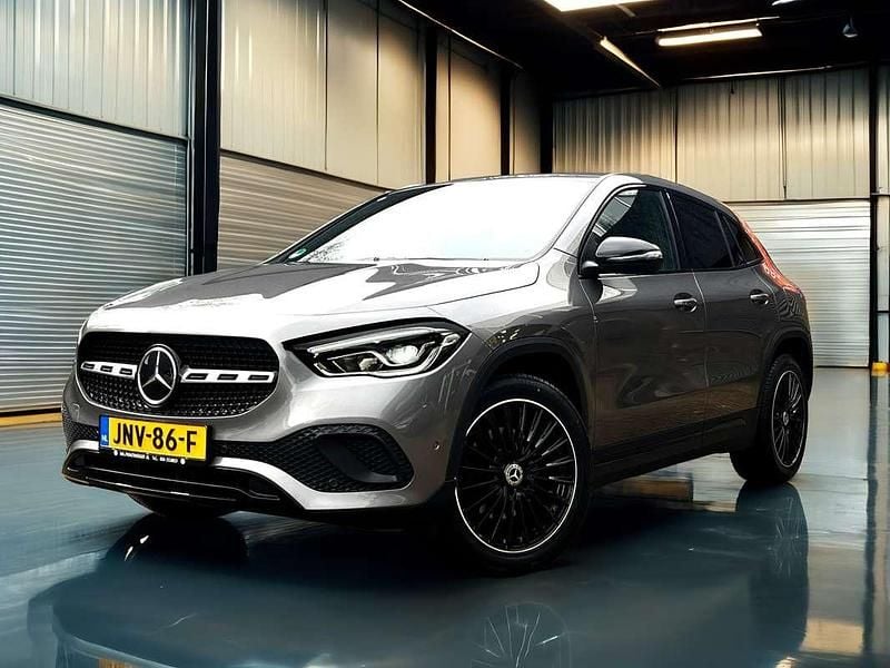 Grijs Gebruikt 2022 Mercedes GLA250 Progressive SUV | € 30.940 (Super prijs) - Afbeelding 1/4