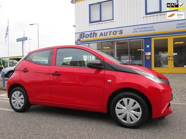 Rood Gebruikt 2018 Toyota Aygo Hatchback | € 8.450 (Eerlijke prijs) - Afbeelding 1/4