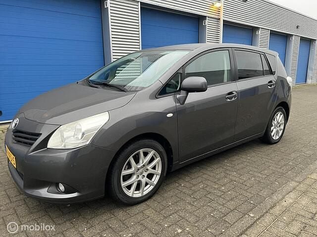 Grijs Gebruikt 2010 Toyota Verso Business Edition MPV | € 6.650 (Eerlijke prijs) - Afbeelding 1/4