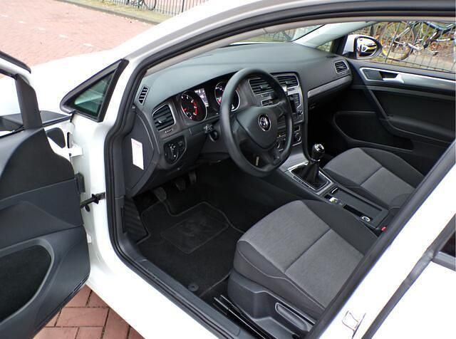 Occasion VW Golf VII Trendline 105 PK (77 kW) 2014 Wit Hatchback