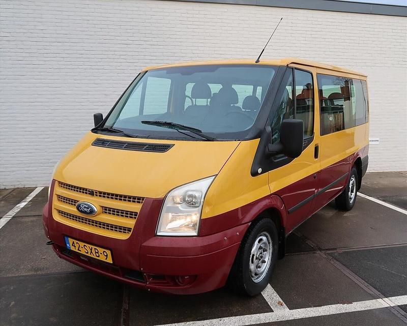 Geel Gebruikt 2012 Ford Tourneo Van | € 5.683 - Afbeelding 1/4