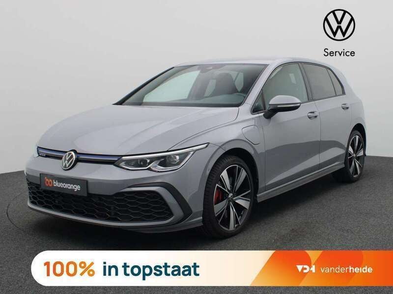 Grijs Gebruikt 2022 VW Golf VIII GTE Hatchback | € 30.000 (Eerlijke prijs) - Afbeelding 1/3