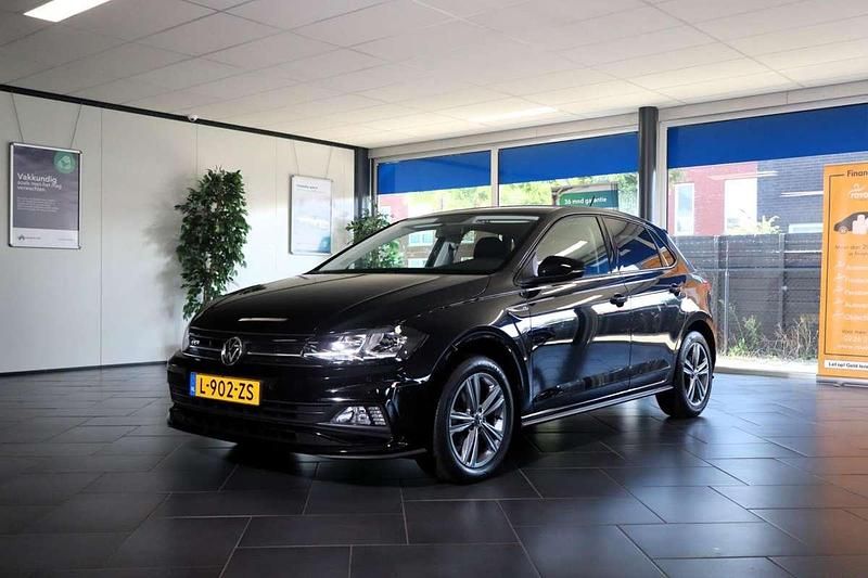 Zwart Occasion 2021 VW Polo R-line Edition Hatchback | € 19.900 (Duur) - Afbeelding 1/4