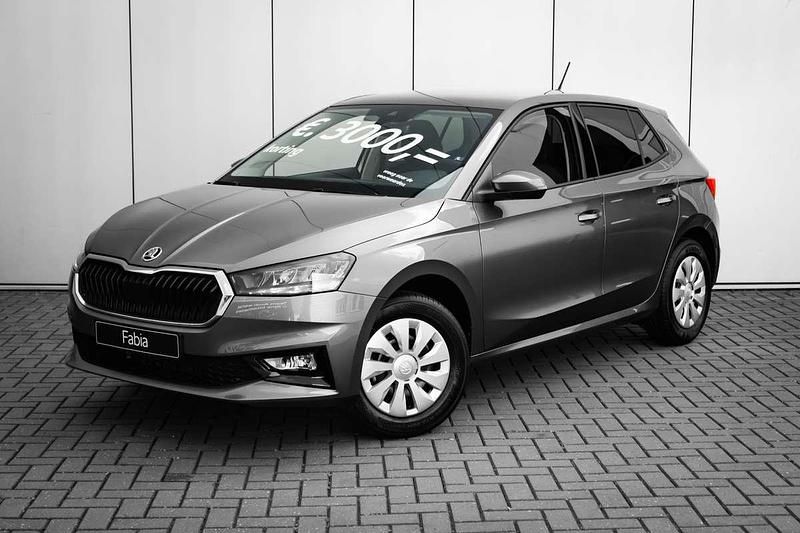 Grijs Nieuw 2024 Skoda Fabia Selection Hatchback | € 24.250 (Goede deal) - Afbeelding 1/4