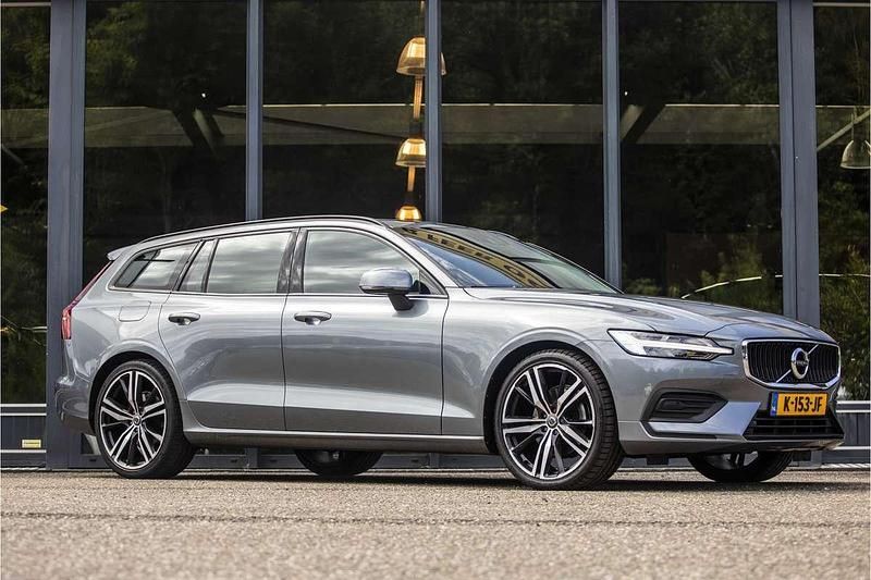 Grijs Gebruikt 2021 Volvo V60 Momentum Stationwagen | € 24.950 (Goede deal) - Afbeelding 1/4
