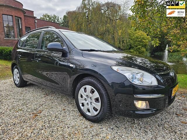 Zwart Gebruikt 2008 Hyundai i30 Dynamiq Stationwagen | € 3.999 (Iets duurder) - Afbeelding 1/4