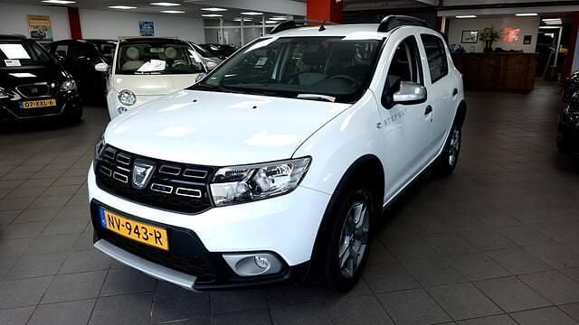 Wit Gebruikt 2017 Dacia Sandero Stepway Hatchback | € 8.950 (Goede deal) - Afbeelding 1/4