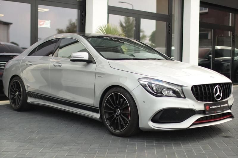 Grijs Occasion 2017 Mercedes CLA250 AMG line Sedan | € 24.940 (Eerlijke prijs) - Afbeelding 1/4