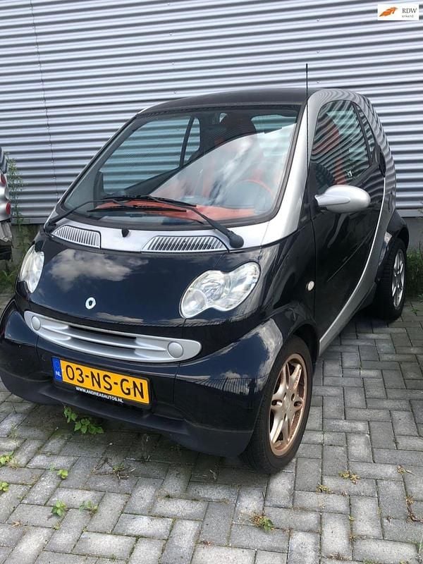 Grijs Occasion 2004 Smart ForTwo Coupé Passion Hatchback | € 1.499 (Goede deal) - Afbeelding 1/1
