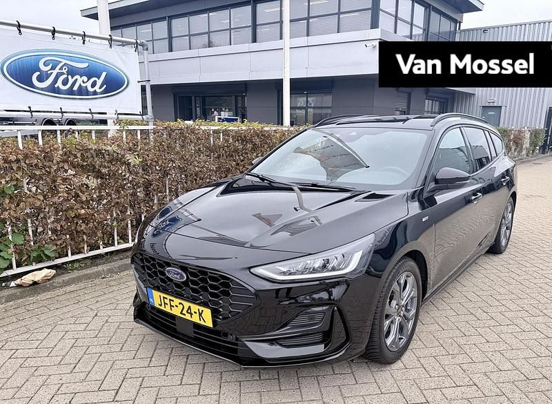 Zwart Gebruikt 2024 Ford Focus ST-Line X Stationwagen | € 25.995 (Eerlijke prijs) - Afbeelding 1/4