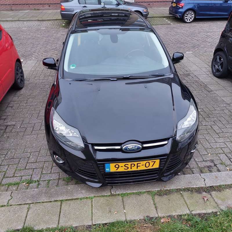 Zwart Gebruikt 2013 Ford Focus Titanium Stationwagen | € 3.750 (Super prijs) - Afbeelding 1/4