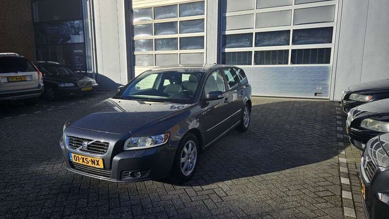 Grijs Gebruikt 2007 Volvo V50 Stationwagen | € 1.398 (Super prijs) - Afbeelding 1/4