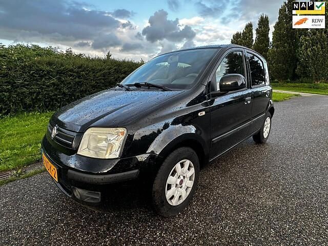 Zwart Gebruikt 2010 Fiat Panda Emotion Hatchback | € 1.999 (Eerlijke prijs) - Afbeelding 1/4