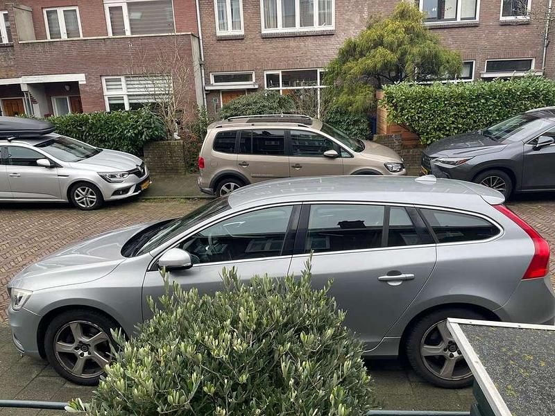 Occasion Volvo V60 R-Design 150 PK (110 kW) 2015 Zilver Stationwagen