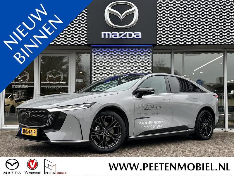 Aero grey Gebruikt 2025 Mazda 6e Takumi-Line Hatchback | € 44.490 (Iets duurder) - Afbeelding 1/4