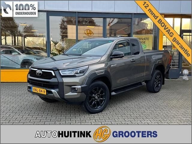 Grijs (metallic) Gebruikt 2021 Toyota HiLux Pickup | € 38.990 - Afbeelding 1/4