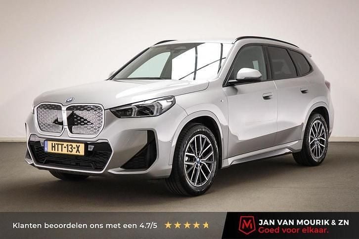 Grijs Occasion 2025 BMW iX1 M Sport SUV | € 44.500 (Super prijs) - Afbeelding 1/4