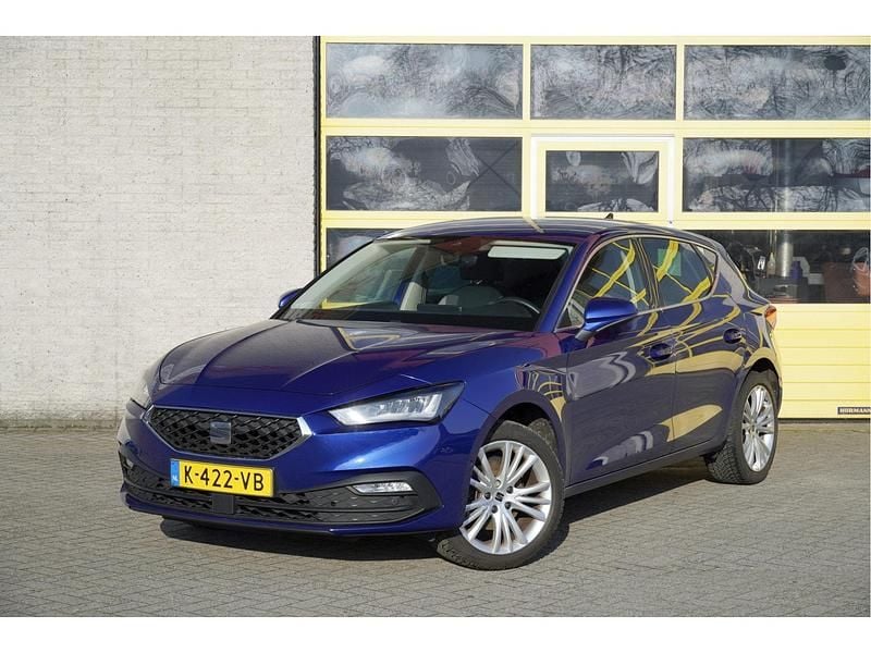 Occasion Seat Leon Style 150 PK (110 kW) 2021 Blauw Hatchback