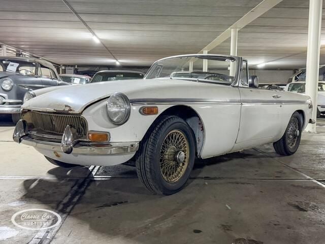 Wit Gebruikt 1971 MG B Cabriolet | € 4.500 - Afbeelding 1/4