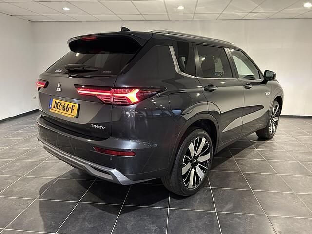 Occasion Mitsubishi Outlander Edition 306 PK (225 kW) 2025 Grijs SUV