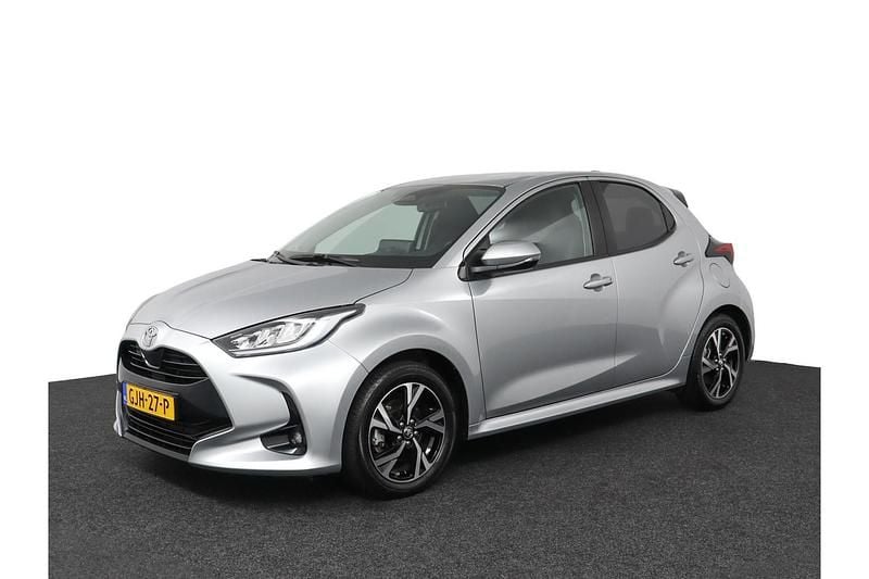 Grijs Gebruikt 2024 Toyota Yaris Hybrid Edition Hatchback | € 24.400 (Eerlijke prijs) - Afbeelding 1/1