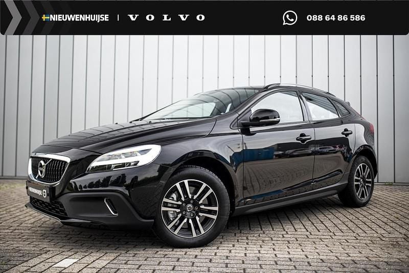 Zwart (metallic) Gebruikt 2016 Volvo V40 CC Stationwagen | € 15.899 (Eerlijke prijs) - Afbeelding 1/4
