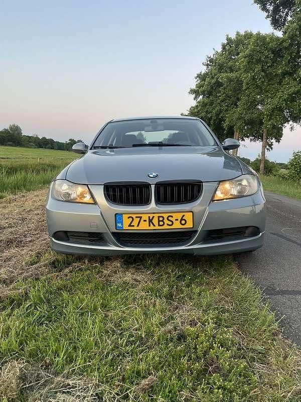 Gebruikt 2005 BMW 320 Sedan | € 3.650 (Eerlijke prijs) - Afbeelding 1/4