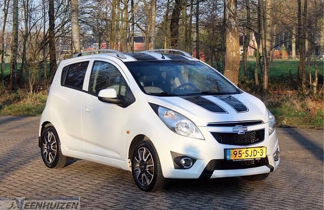 Wit Occasion 2011 Chevrolet Spark LS Hatchback | € 1.999 (Eerlijke prijs) - Afbeelding 1/4