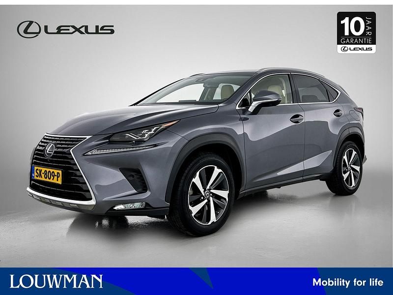 Grijs Gebruikt 2018 Lexus NX300h President Line SUV | € 37.950 (Iets duurder) - Afbeelding 1/4