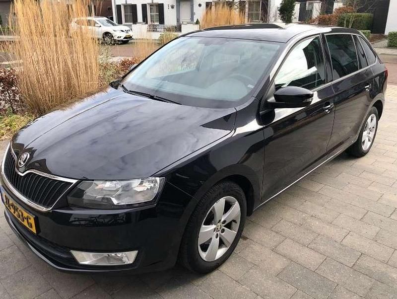 Zwart Gebruikt 2016 Skoda Rapid Joy Hatchback | € 8.900 (Eerlijke prijs) - Afbeelding 1/4