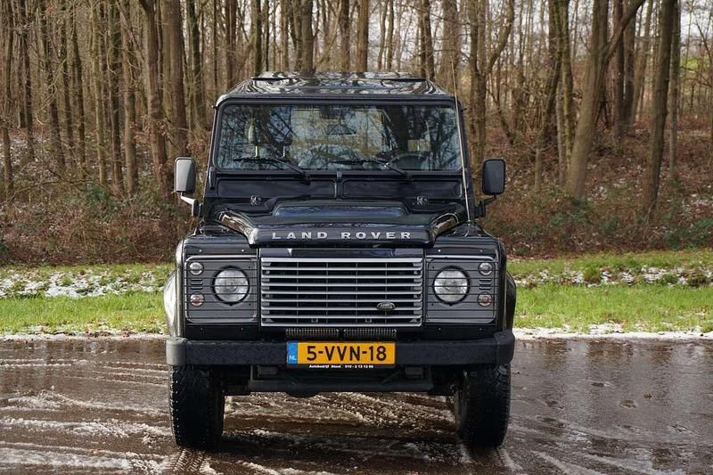 Occasion Land Rover Defender 122 PK (89 kW) 2012 Zwart Van