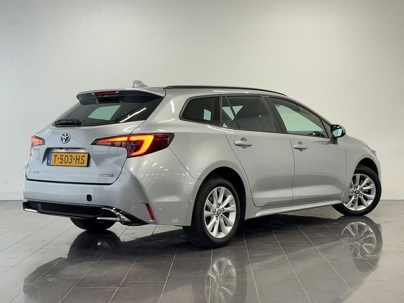 Occasion Toyota Corolla Hybrid Active 2023 Grijs Stationwagen