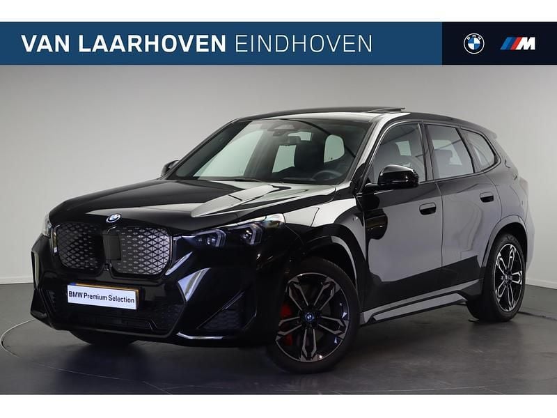 Zwart Gebruikt 2025 BMW iX1 M Sport SUV | € 54.950 - Afbeelding 1/4