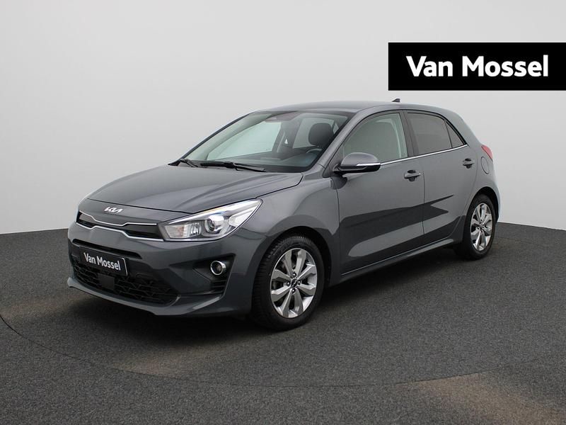 Grijs Gebruikt 2022 Kia Rio Hatchback | € 15.400 (Eerlijke prijs) - Afbeelding 1/4