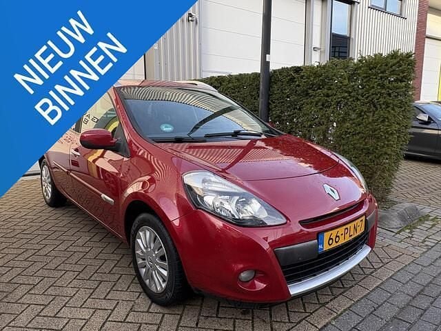 Rood Gebruikt 2011 Renault Clio GrandTour Collection Stationwagen | € 3.250 (Goede deal) - Afbeelding 1/4