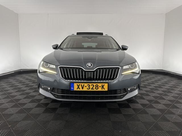 Occasion Skoda Superb Sport 120 PK (88 kW) 2018 Quartz grey (grijs metallic) Stationwagen