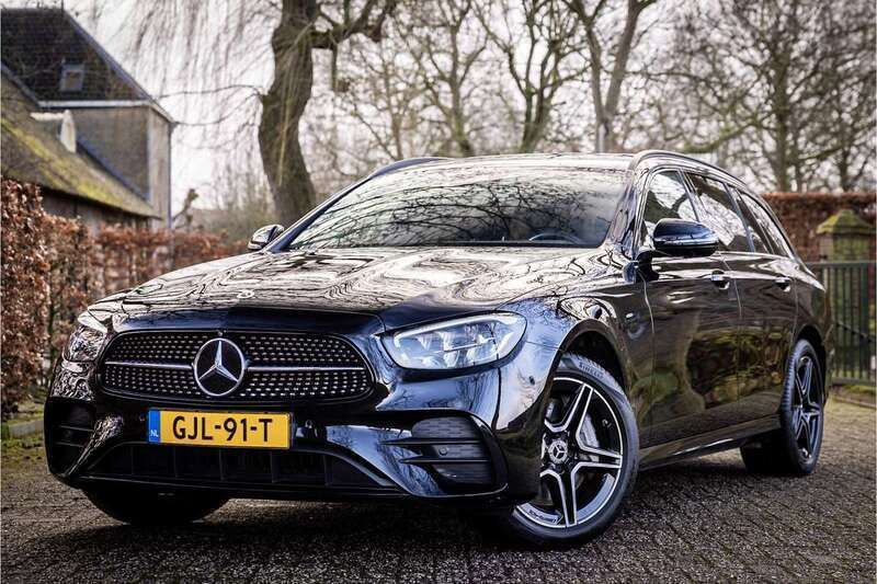 Zwart Gebruikt 2022 Mercedes E300 AMG line Stationwagen | € 45.950 (Super prijs) - Afbeelding 1/4