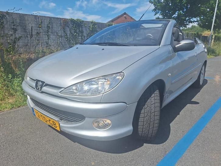 Gebruikt 2006 Peugeot 206 CC Quiksilver Cabriolet | € 1.999 (Eerlijke prijs) - Afbeelding 1/4