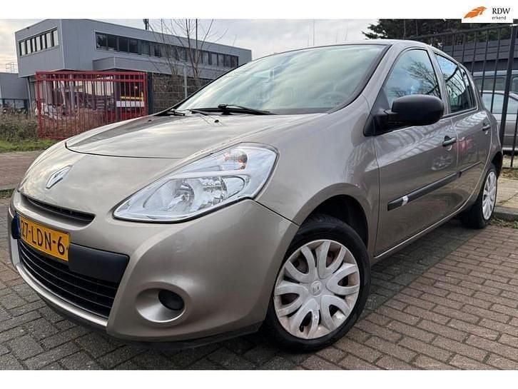 Occasion 2010 Renault Clio II | € 2.849 (Eerlijke prijs) - Afbeelding 1/4