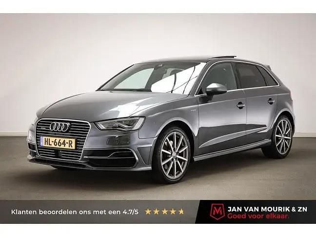 Grijs, metallic lak Gebruikt 2015 Audi A3 Sportback e-tron Ambition Sedan | € 15.750 (Iets duurder) - Afbeelding 1/4