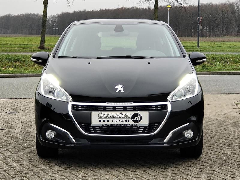 Occasion Peugeot 208 Signature Sky 83 PK (61 kW) 2019 Zwart Hatchback
