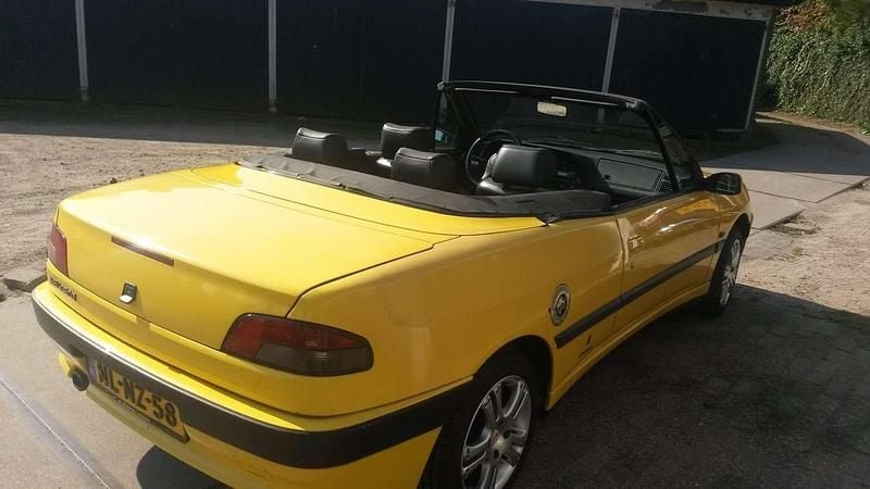 Geel Gebruikt 1995 Peugeot 306 Cabriolet Cabriolet | € 3.300 - Afbeelding 1/4