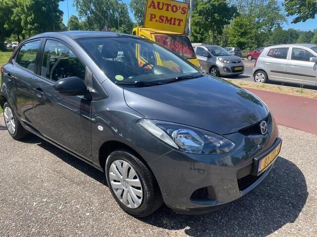 Grijs Gebruikt 2009 Mazda 2 Hatchback | € 3.950 (Eerlijke prijs) - Afbeelding 1/4