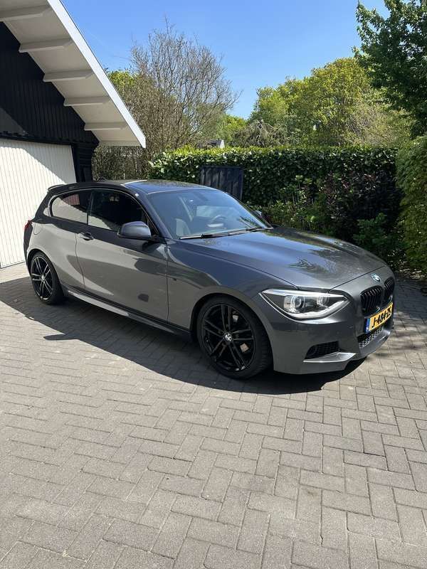 Grijs Gebruikt 2014 BMW 116 M Sport Hatchback | € 14.000 (Duur) - Afbeelding 1/4